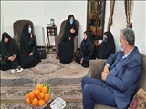 دیدار فرماندار پردیس با خانواده شهید زمان زاده
