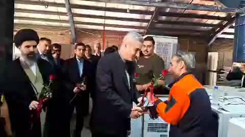 تجلیل فرماندار و امام جمعه شهرستان پردیس از جهادگران عرصه تولید به مناسبت هفته کارگر
